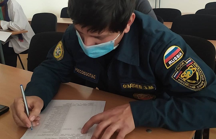 В Пожарно-спасательном колледже прошел героико-патриотический диктант МЧС России – 30 лет